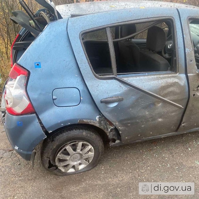 Удар дрона по Руській Лозовій: пошкоджено два авто, без жертв